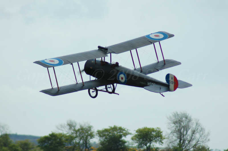 http://www.sacarr.co.uk/warbirds/pics/avro504c.jpg