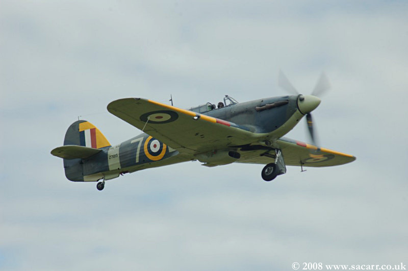 http://www.sacarr.co.uk/warbirds/pics/hurricane13.jpg
