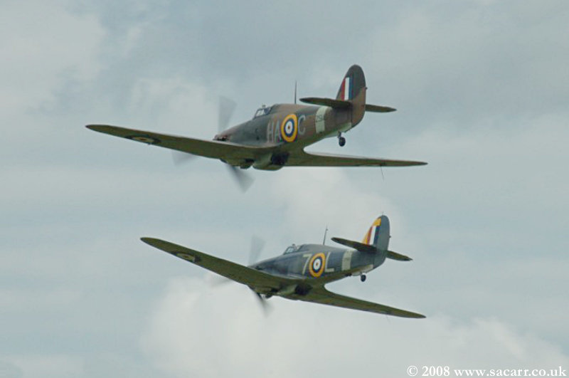http://www.sacarr.co.uk/warbirds/pics/hurricane16.jpg