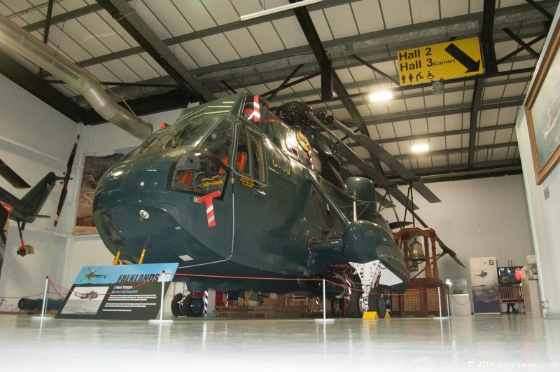 http://www.sacarr.co.uk/warbirds/pics/seaking10.jpg