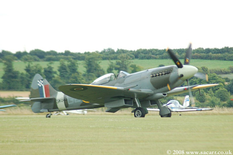 http://www.sacarr.co.uk/warbirds/pics/spitfire_08_003.jpg
