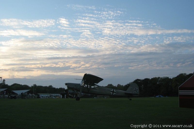 http://www.sacarr.co.uk/warbirds/pics/storch_fi156y.jpg