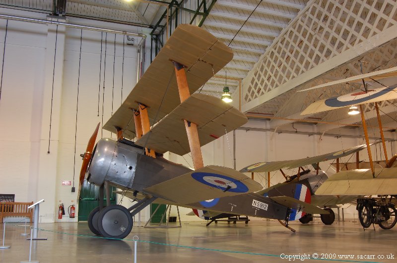 http://www.sacarr.co.uk/warbirds/pics/tri_sopwith4.jpg