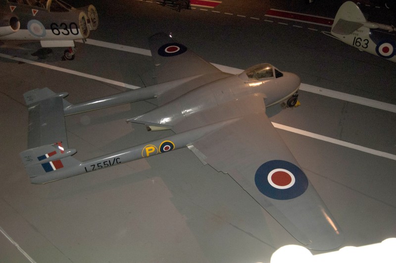 http://www.sacarr.co.uk/warbirds/pics/vampire4.jpg