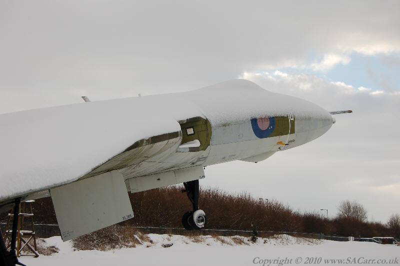 http://www.sacarr.co.uk/warbirds/pics/vulcan22.jpg